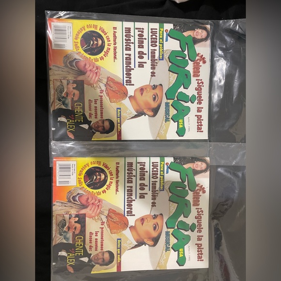 Furia magazine starring Selena Quintanilla - Picture 1 of 2